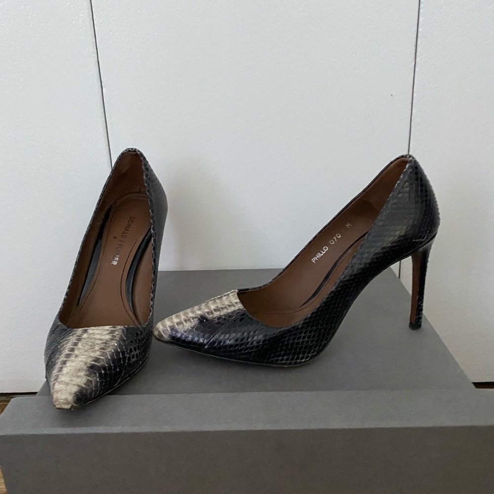 Snake Skin Pumps - Picture 2 of 4